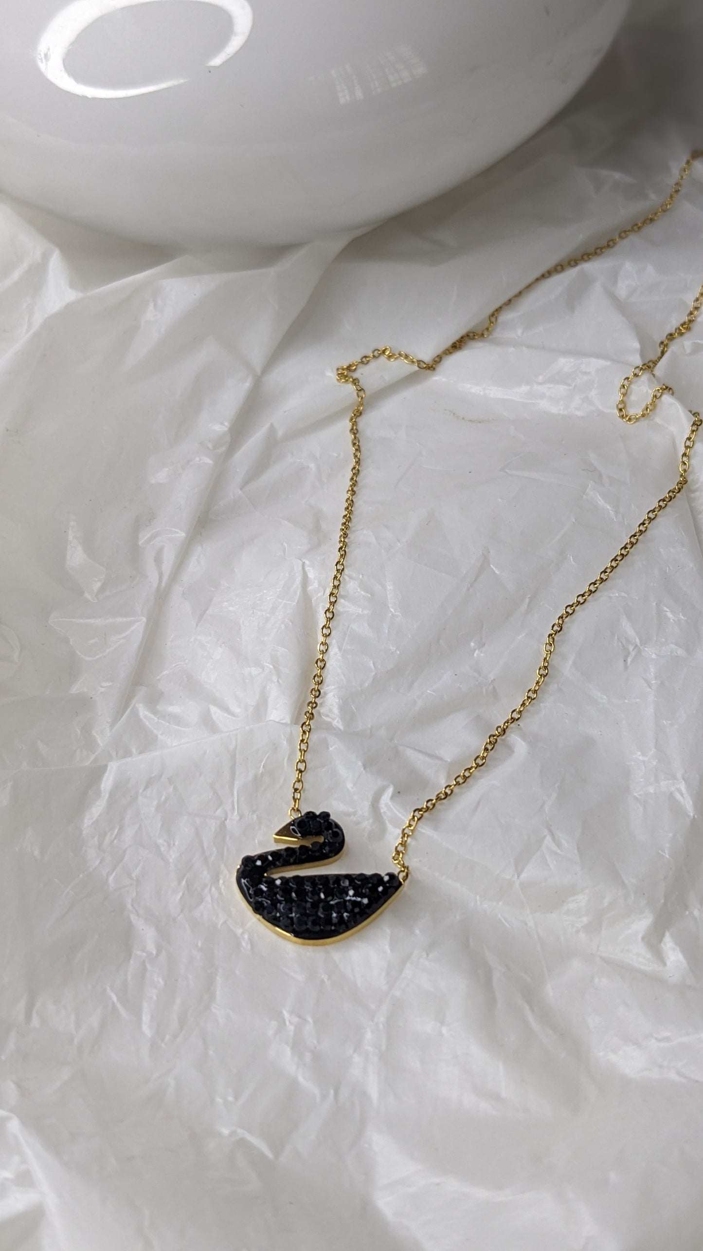 BLACK SWAN PENDANT