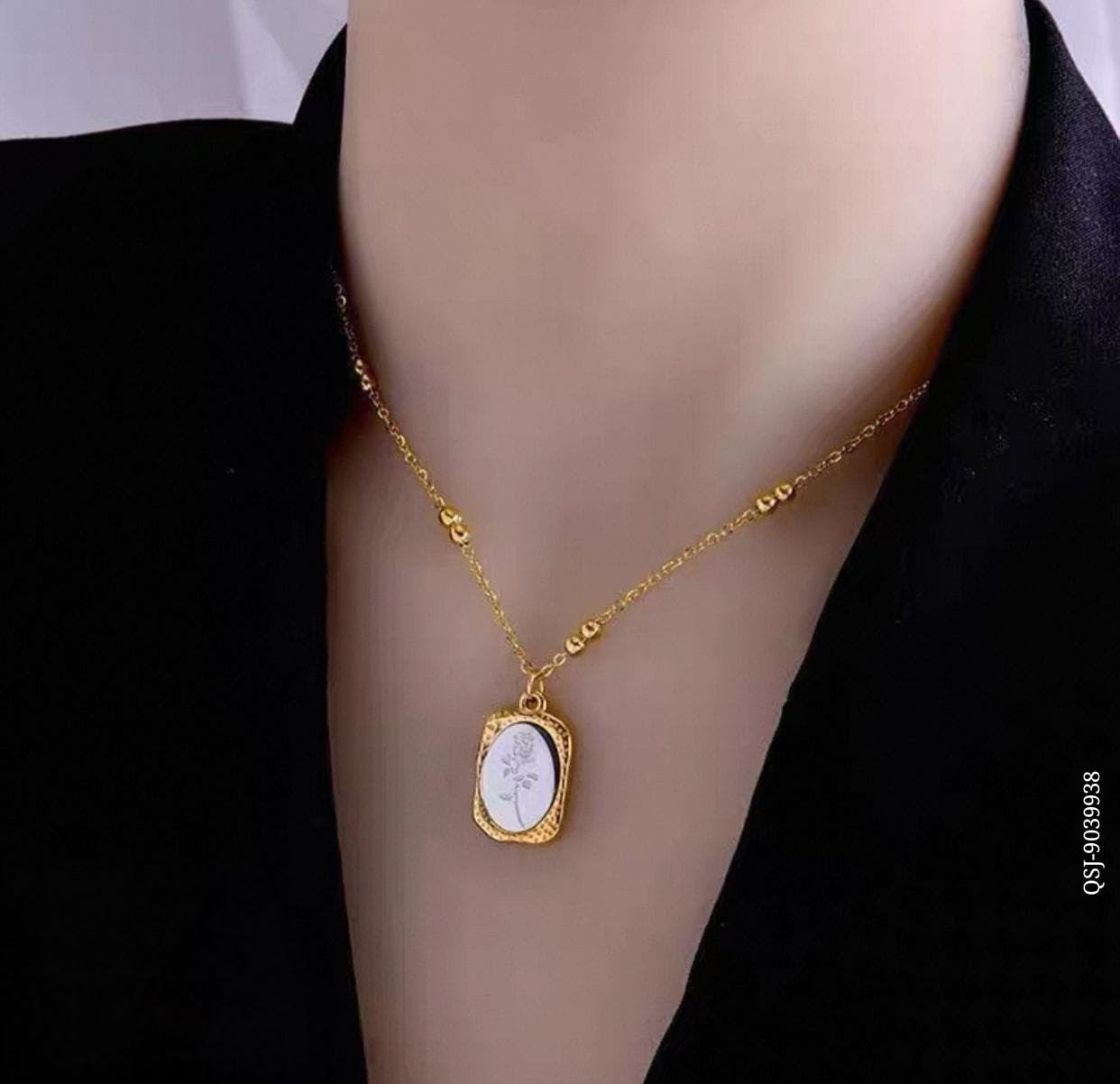 Gold Rose beaded chain Pendant