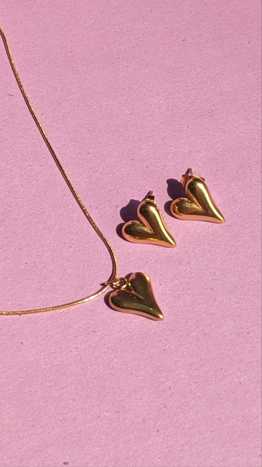 Gold Heart Necklace Set