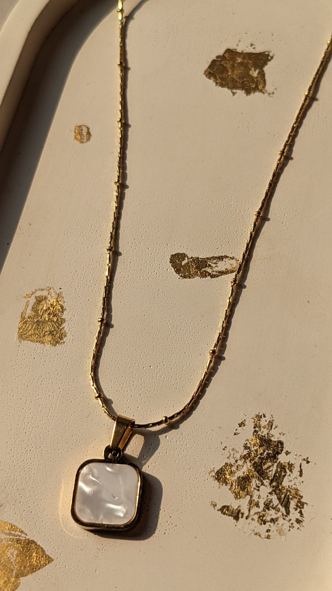 WHITE SQUARE PENDANT - SIFARA JEWELS