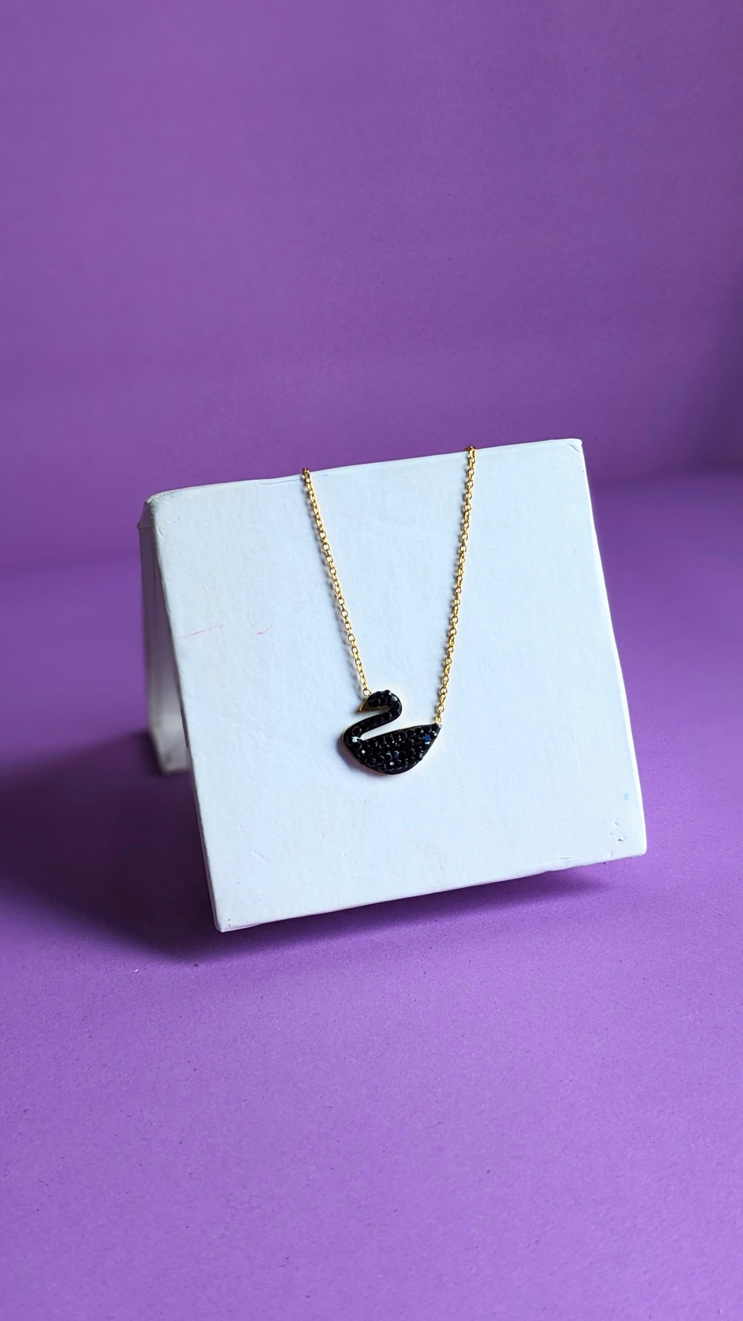 BLACK SWAN PENDANT