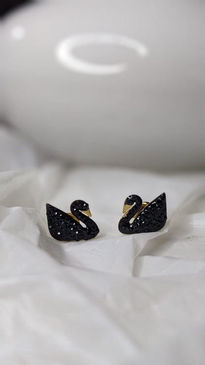 BLACK SWAN EARSTUDS - SIFARA JEWELS