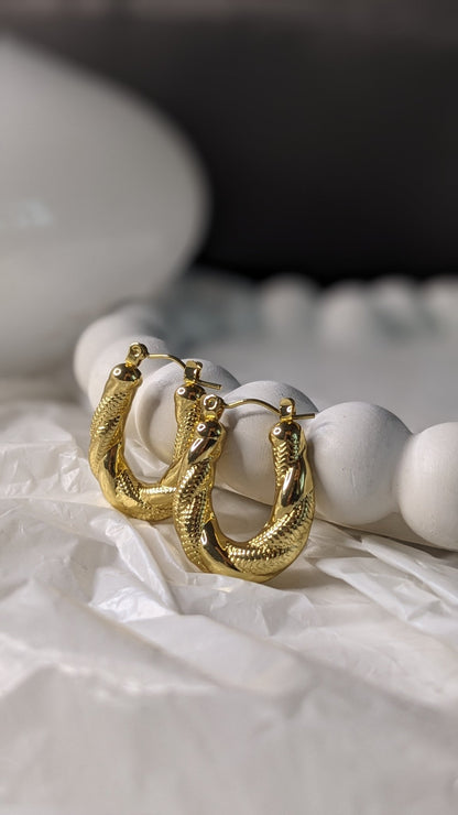 U - SHAPED TWISTED HOOPS EARRINGS - SIFARA JEWELS