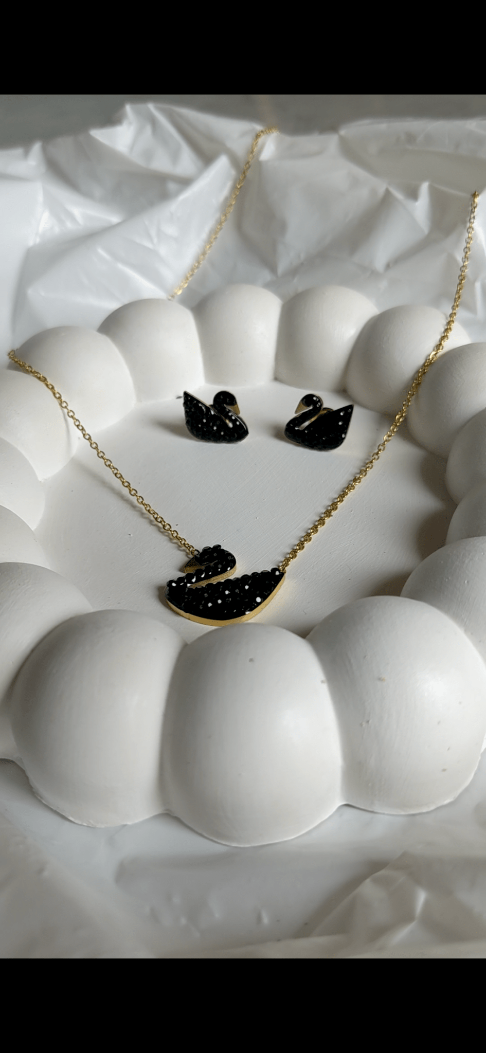 BLACK SWAN NECKLACE SET - SIFARA JEWELS