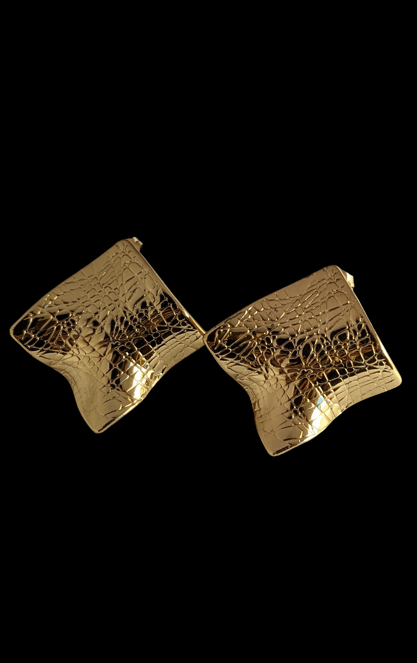 STAINLESS STEEL WAVY STUD EARRINGS - GEOMETRICAL SHAPE - SIFARA JEWELS