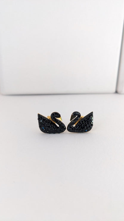 BLACK SWAN EARSTUDS - SIFARA JEWELS