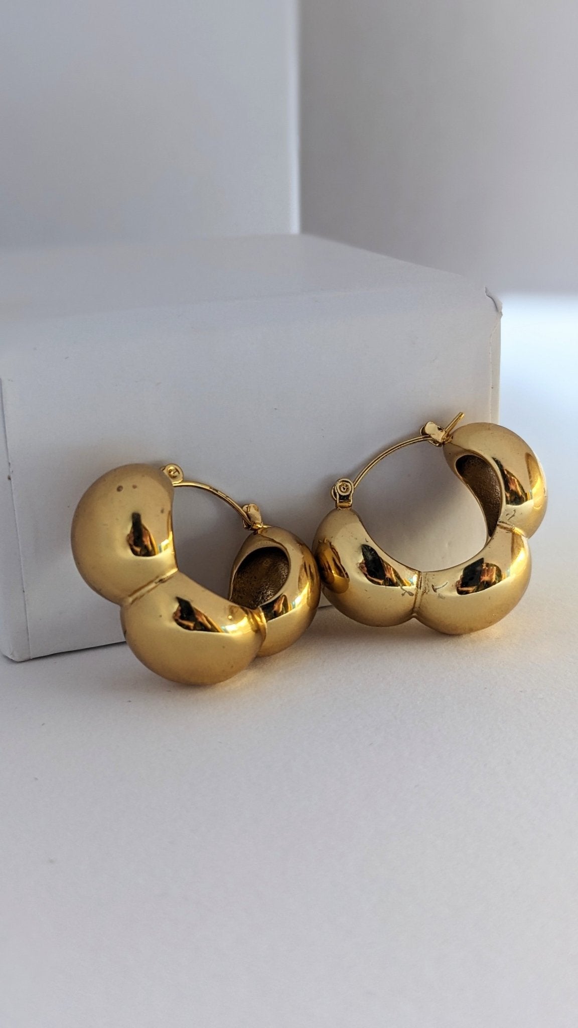 PUFF CLOUD HOOP EARRINGS - SIFARA JEWELS