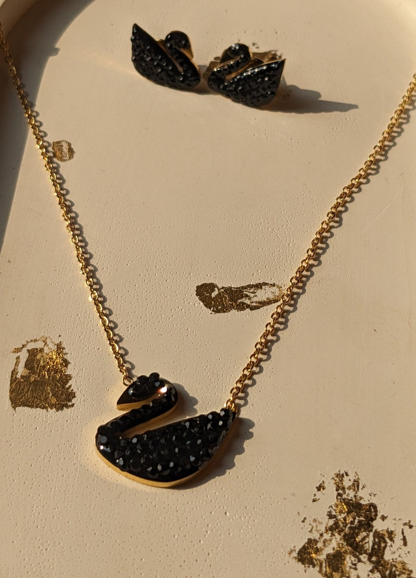 BLACK SWAN NECKLACE SET - SIFARA JEWELS
